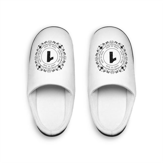 Heren & Dames Indoor Slippers God is One 05